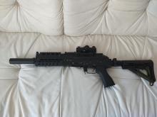 Fényképek a fegyveröl és a tartozékok rol 